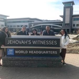 Meet your Posher, Ely